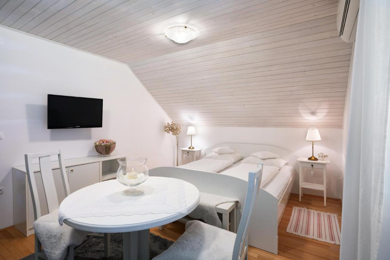 Apartments Ladka Begunje na Gorenjskem Exteriör bild